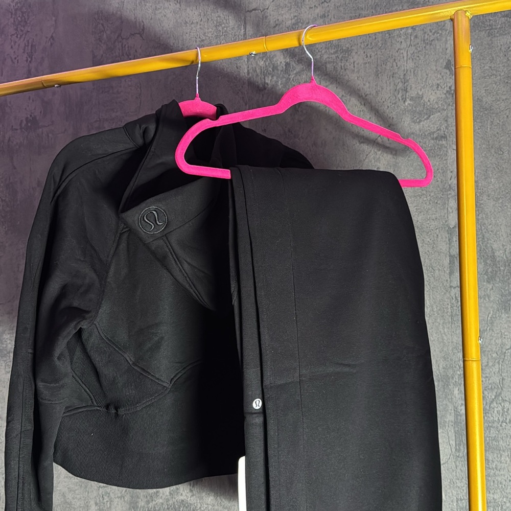 Black Lululemon Scuba Set